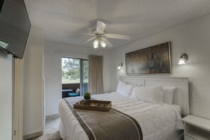 1 bedroom, free WiFi - 135 Fully Furnished, amenities galore! by RedAwning (Scottsdale)