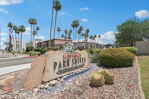 Property grounds - 242-Fully Furnished 1BR Suite-Pet Friendly! by RedAwning (Scottsdale)