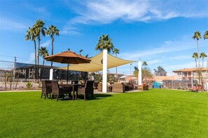 Property grounds - 105 Fully Furnished 1BR Suite-Outdoor Pool! by RedAwning (Scottsdale)
