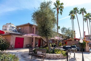 Exterior - 105 Fully Furnished 1BR Suite-Outdoor Pool! by RedAwning (Scottsdale)