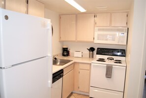 Apartemen, 1 kamar tidur | Dapur pribadi | Lemari es, oven, kompor, dan mesin pembuat kopi/teh