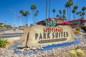 Exterior - 247-Fully Furnished 1BR Suite-Pet Friendly! by RedAwning (Scottsdale)