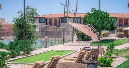 126 Fully Furnished 1BR Suite-Prime Location! by RedAwning