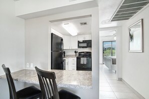 Apartment, 1 Bedroom | Private kitchen | Fridge, oven, coffee/tea maker, toaster - 227-Fully Furnished with WiFi by RedAwning (Scottsdale)