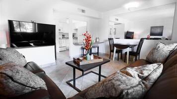 Apartment, 1 Bedroom | Living area