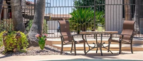 Apartment, 1 Bedroom | Property grounds