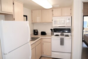 Apartment, 1 Bedroom | Private kitchen