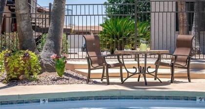125 Fully Furnished 1BR Suite-Prime Location! by RedAwning