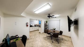 Apartment, 1 Bedroom | Dining