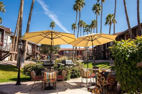 148 Fully Furnished 1BR Suite-Pet Friendly! by RedAwning