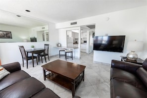 Apartment, 1 Bedroom | Living area