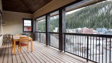 Kondominium, 3 kamar tidur | Balkon