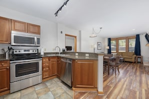 Condo, 2 Bedrooms | Private kitchen