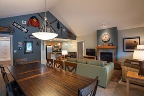 Appart'hôtel, 3 chambres | Cuisine privée | Réfrigérateur, four, cafetière/bouilloire, grille-pain