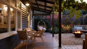 Terrace/patio - The Elm Tree- Designer Home in the heart of Daylesford (Daylesford)