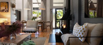 The Elm Tree- Designer Home in the heart of Daylesford