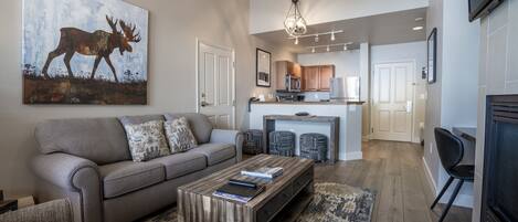 Condo, 1 Bedroom | Living room