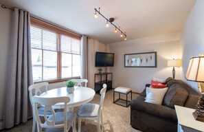 Condo, 2 Bedrooms | Living room