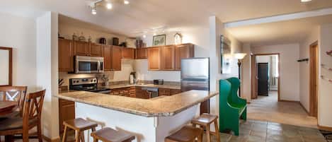 Kondominium, 3 kamar tidur | Dapur pribadi | Lemari es, oven, mesin pembuat kopi/teh, dan pemanggang roti