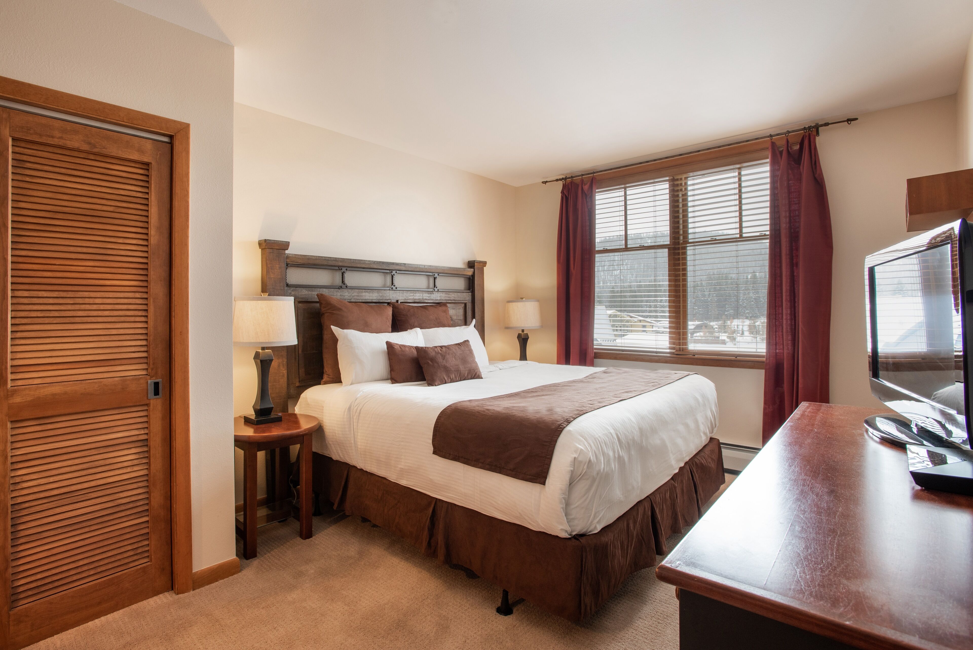 Condo, 3 Bedrooms | 3 bedrooms, iron/ironing board, free WiFi