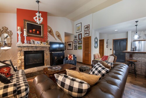 Zephyr Mountain Lodge, Condo | Top Floor w/ Views of Ski Slopes and Gondola Access (Premium-Rated Condo 2701)
