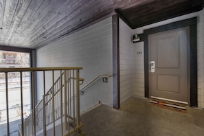 Condo, 2 chambres | 2 chambres, fer et planche à repasser, accès au Wi-Fi (inclus)