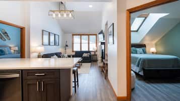 Condo, 2 Bedrooms | 2 bedrooms, iron/ironing board, WiFi (free)
