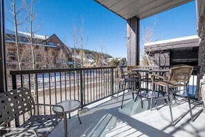 Condo, 2 quartos | Sacada