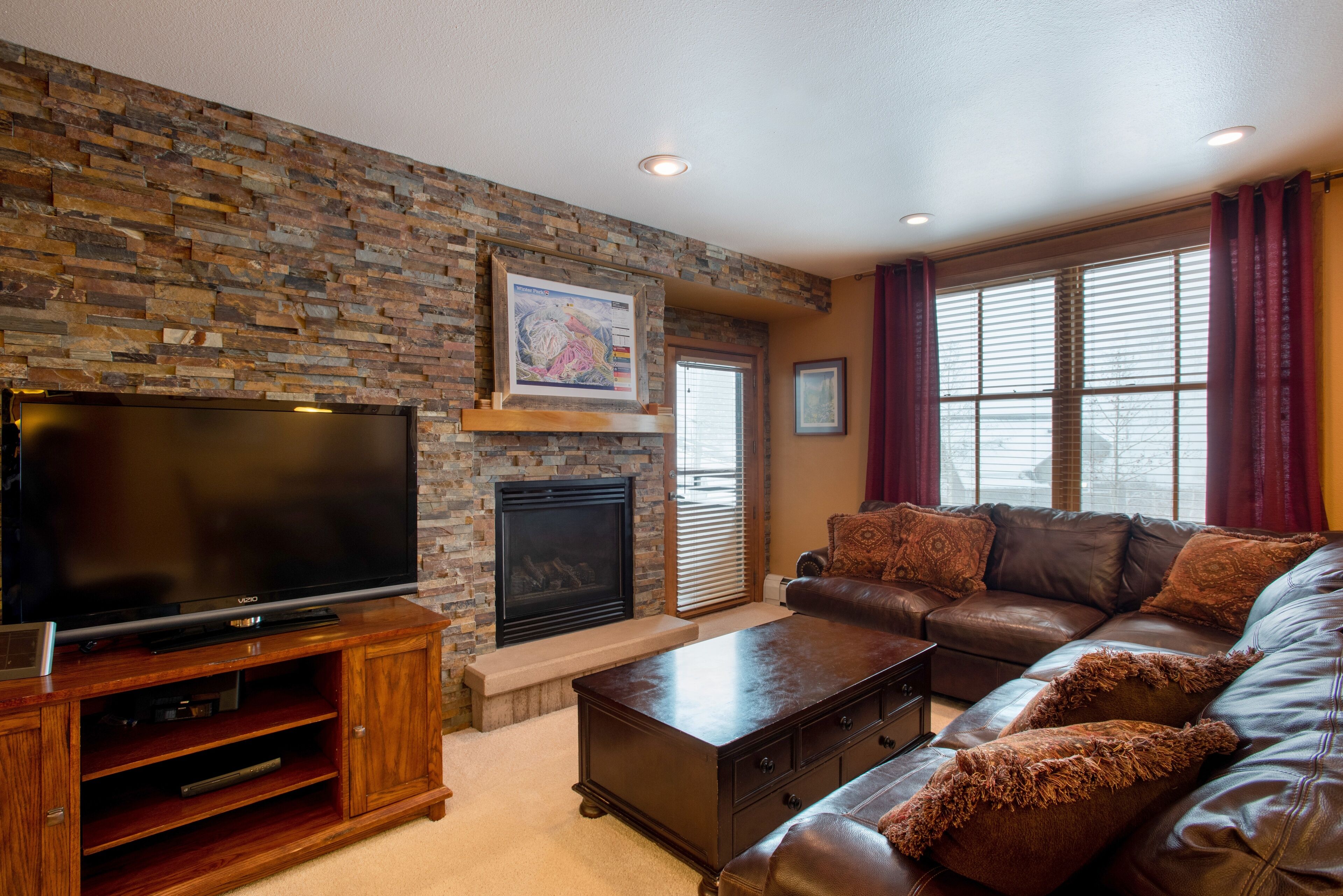 Condo, 2 Bedrooms | Living room