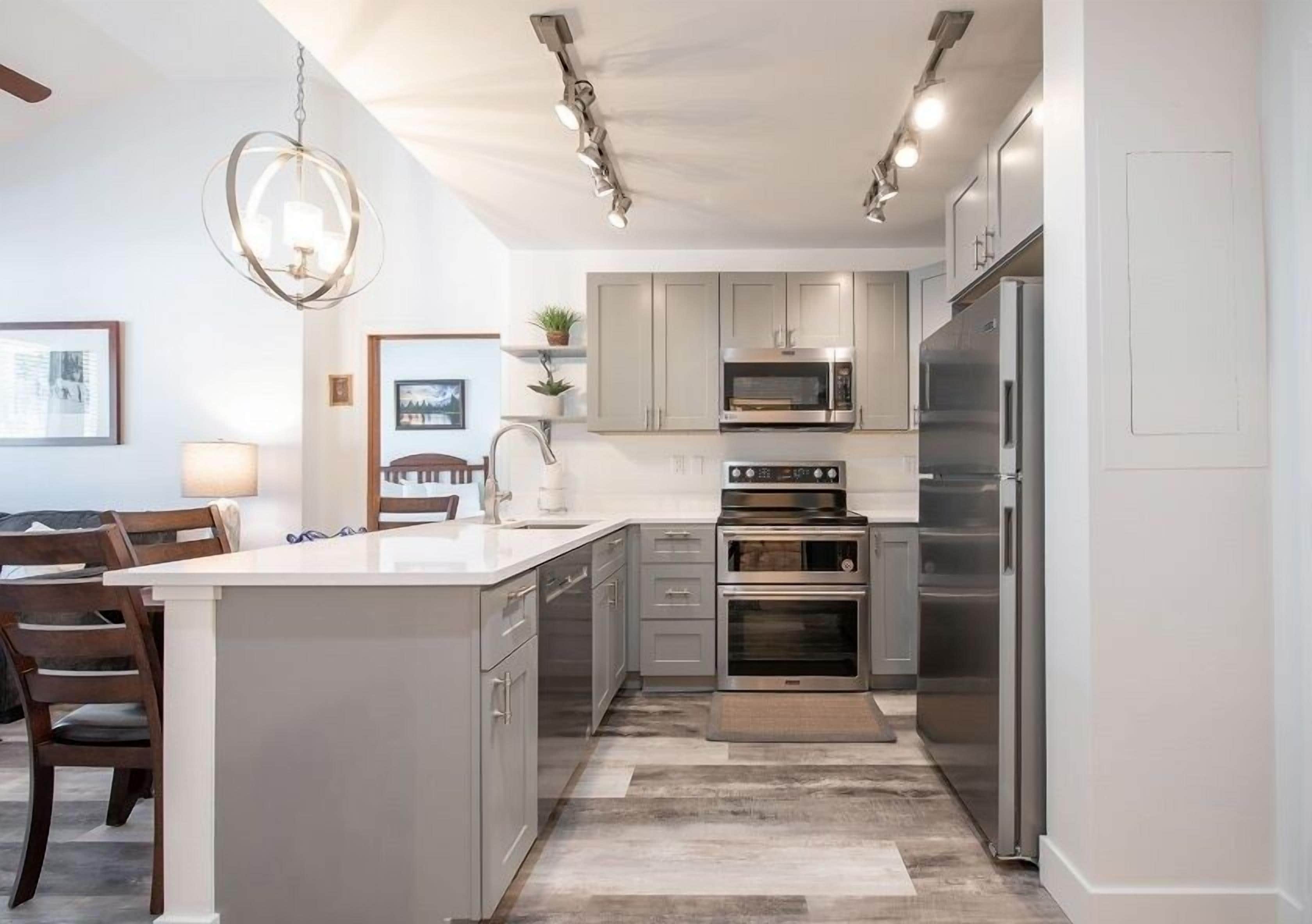 Condo, 2 Bedrooms | Private kitchen | Fridge, oven, coffee/tea maker, toaster