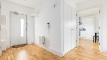 Apartment | Private kitchen | Fridge, microwave, oven, stovetop