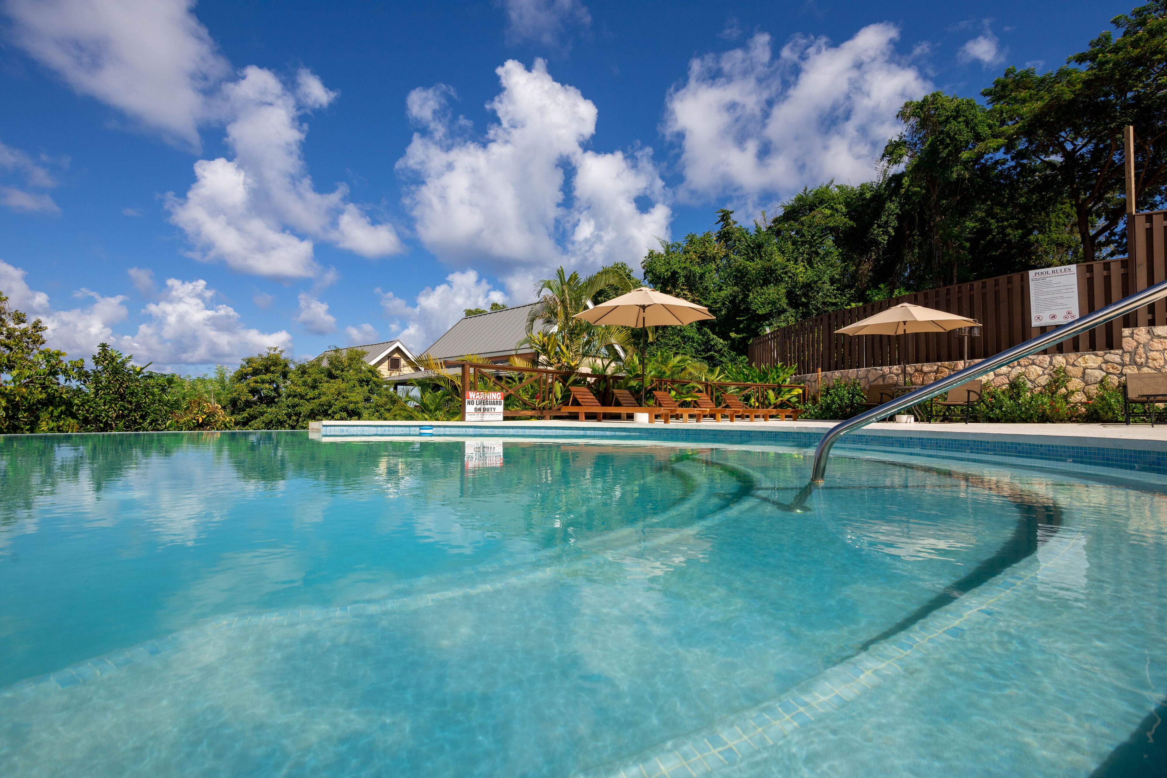 Alberca al aire libre 