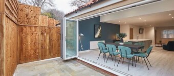 Host & Stay | Iburn House