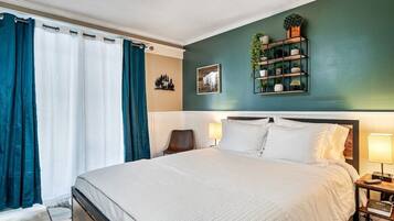 1 makuuhuone, silitysrauta/-lauta