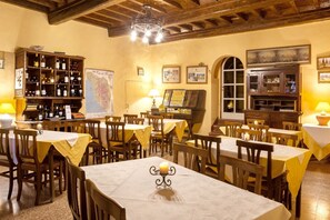 Dining - Villa Grassina Two-room apartment 4, WIFI, Nature, swimming pool (Pelago)