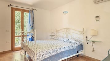 1 soverom, strykejern/-brett, reiseseng for barn og wi-fi