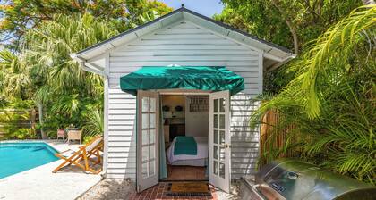 TROPICAL RETREAT ~ 3 Bedroom/3.5 Bath 1/2 Block from Duval w/ Heated Pool!