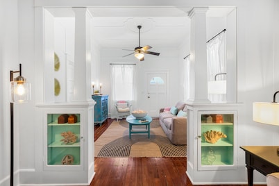 TROPICAL RETREAT ~ 3 Bedroom/3.5 Bath 1/2 Block from Duval w/ Heated Pool!