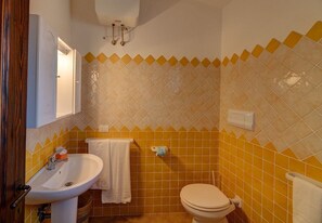 Dusche, Haartrockner, Bidet