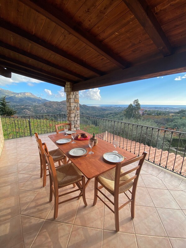 Outdoor dining - House with garden and splendid sea view (Lotzorai)