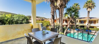 Two-room apartment with 4 beds, about 40-50 sq m, living room with kitchenette and double sofa bed, double bedroom, bathroom with shower. Possibility of cot or 5th extra bed (both with supplement). <br>Comfortably furnished apartments, they can be on the