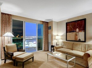 TV, offices - MGM Signature-28-602 1Br 2Ba Balcony Jacuzzi Suite (Las Vegas)
