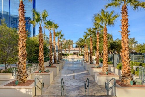 MGM Signature-28-602 1Br 2Ba Balcony Jacuzzi Suite