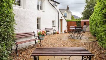 Cottage | Property grounds