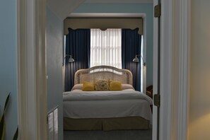 12 bedrooms, iron/ironing board, free WiFi, bed sheets
