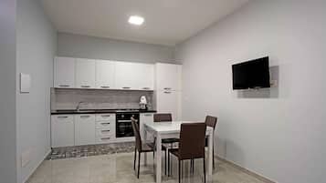 Ofen, Kochgeschirr/Geschirr/Besteck, Gewürze