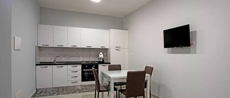 Ofen, Kochgeschirr/Geschirr/Besteck, Gewürze