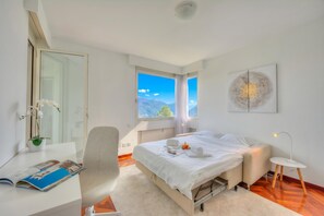 Family Apartment, 2 Bedrooms, Refrigerator & Microwave (Residenza Parco Carona with Lake-View) | 2 bedrooms, WiFi - Residenza Parco Carona With Lake-view (Lugano)