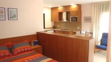 1 bedroom, iron/ironing board, bed sheets