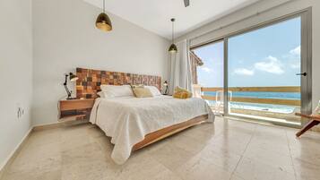 3 bedrooms, in-room safe, iron/ironing board, WiFi